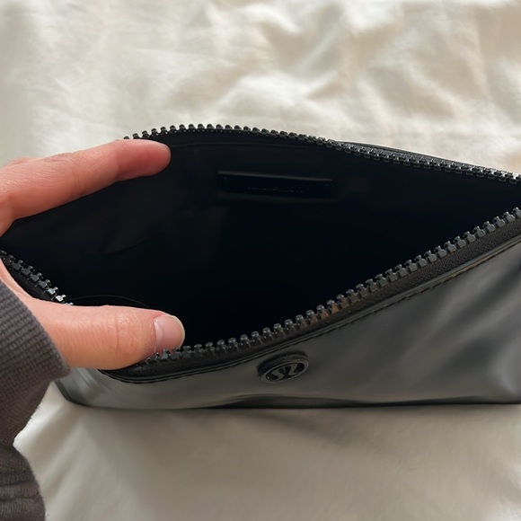 Zip pouch - Picture 2 of 2